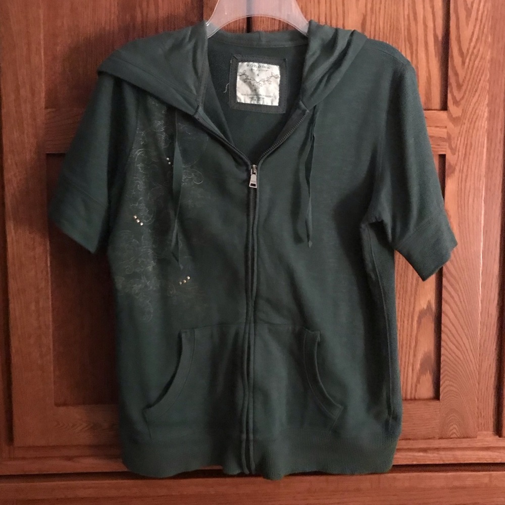 Short sleeve hoodie